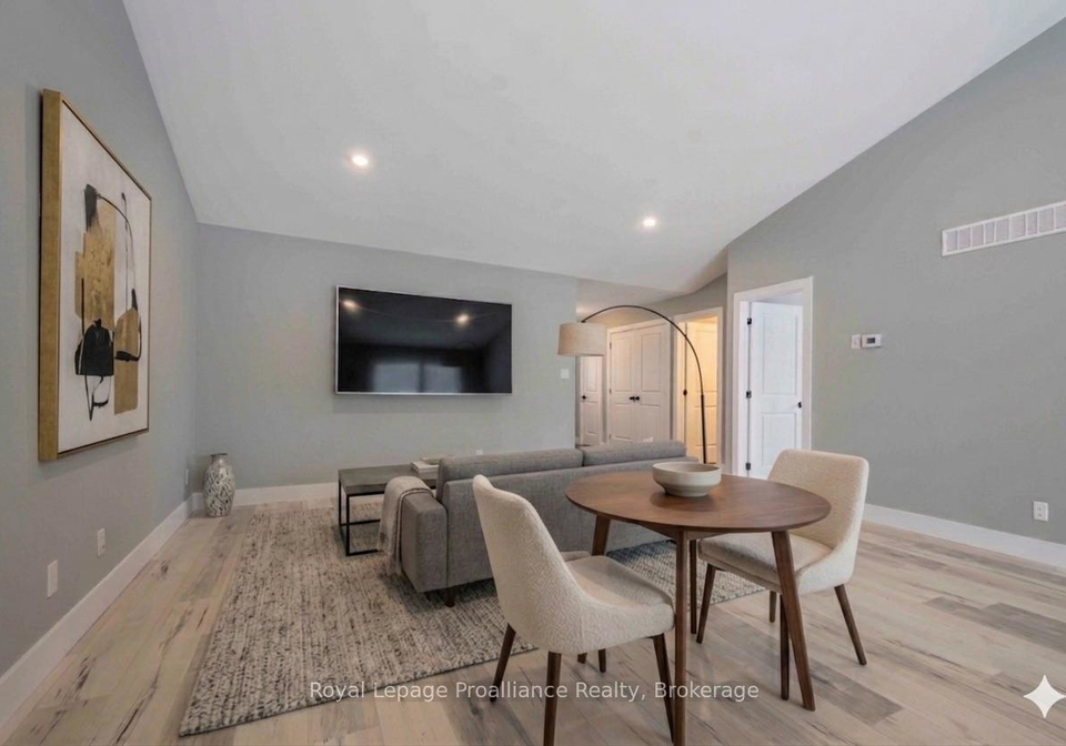117-farrington-crescent-prince-edward-county-ontario-x12534336