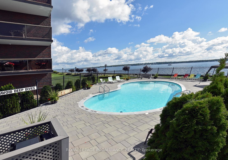 55-water-street-e-brockville-ontario-x12534946