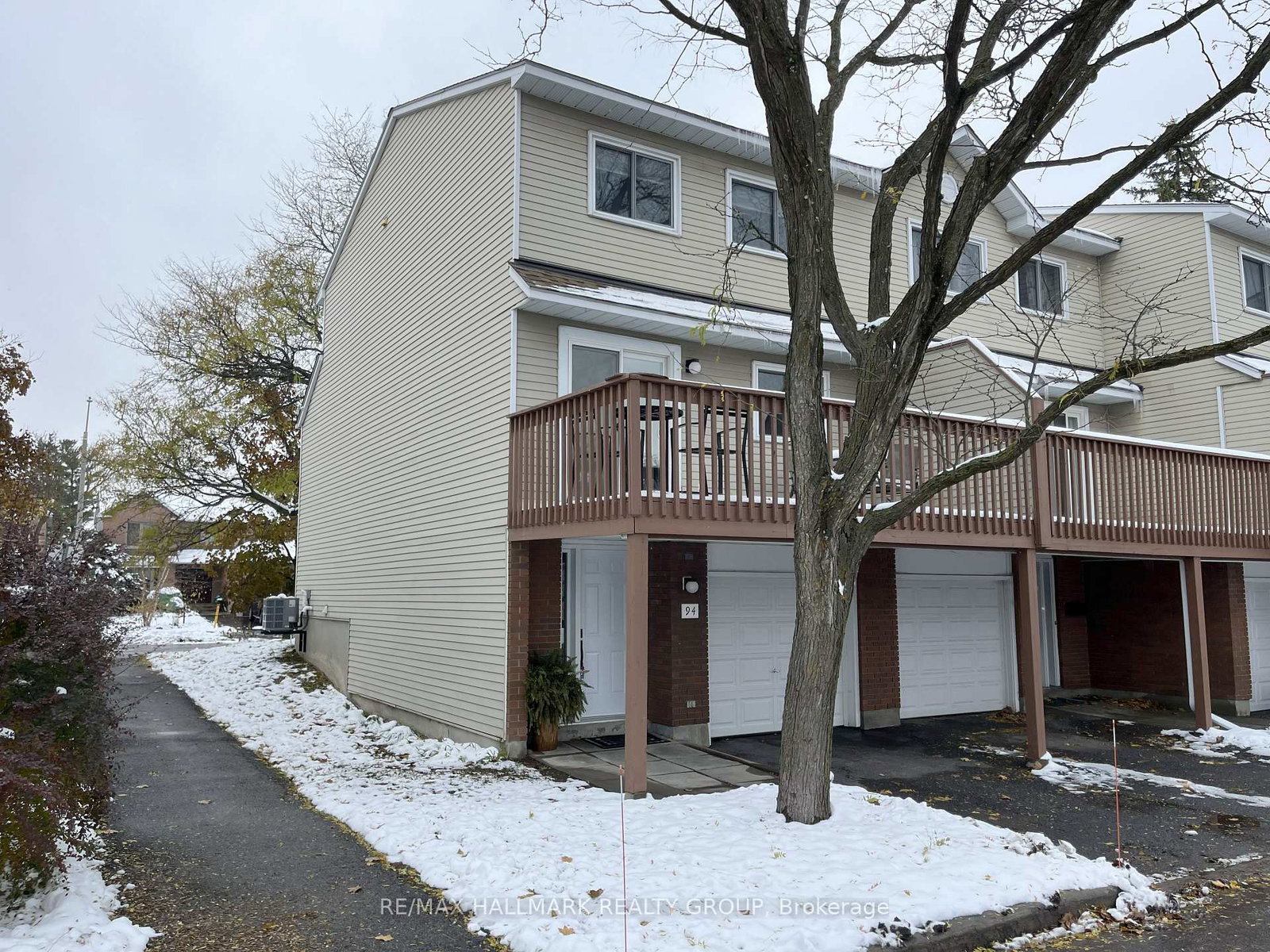 94-esterlawn-private-mckellar-heights-glabar-park-and-area-ottawa-ontario-x12535818