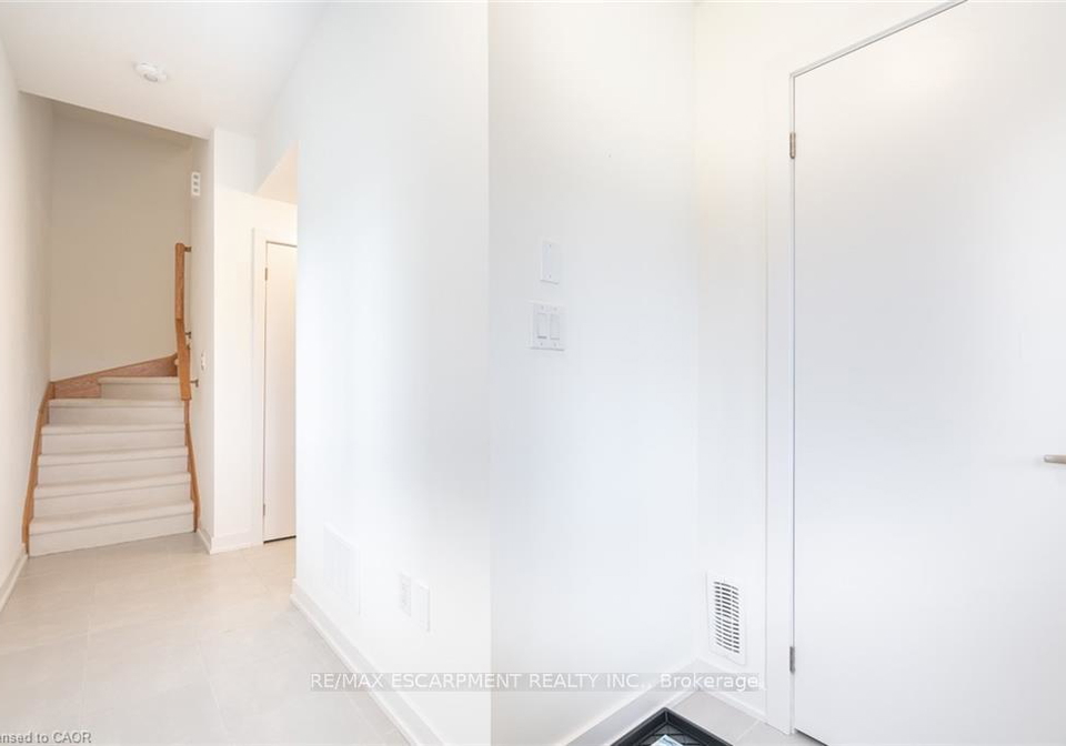 590-north-service-road-hamilton-ontario-x12536714