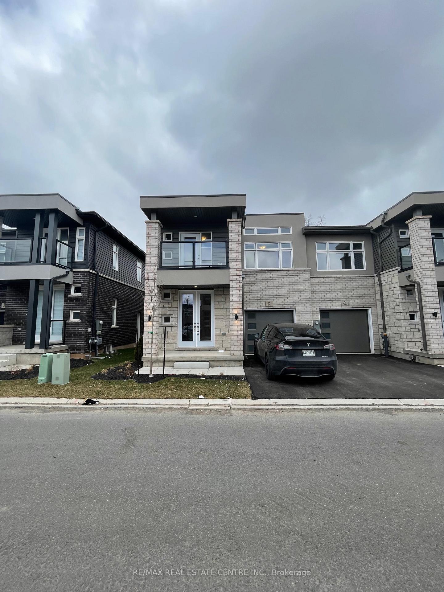 5672-dorchester-road-niagara-falls-ontario-x12537134