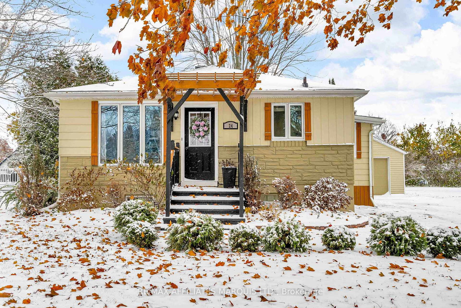 24-bethune-avenue-south-stormont-ontario-x12538422
