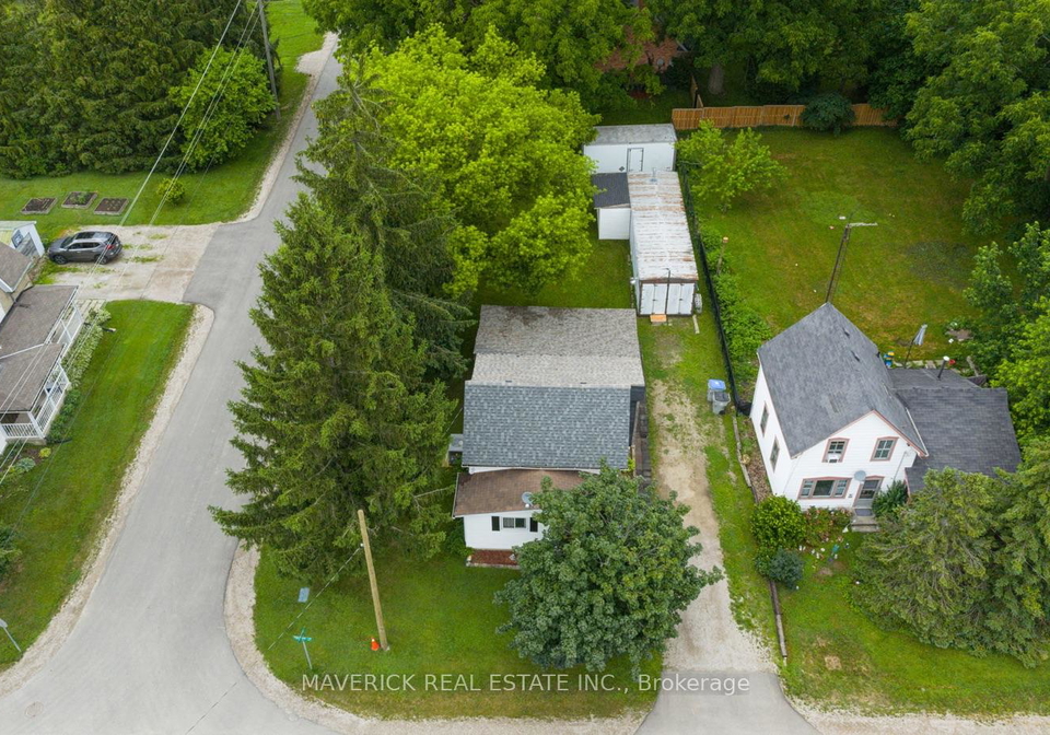 7982-railroad-line-brooke-alvinston-ontario-x12538712