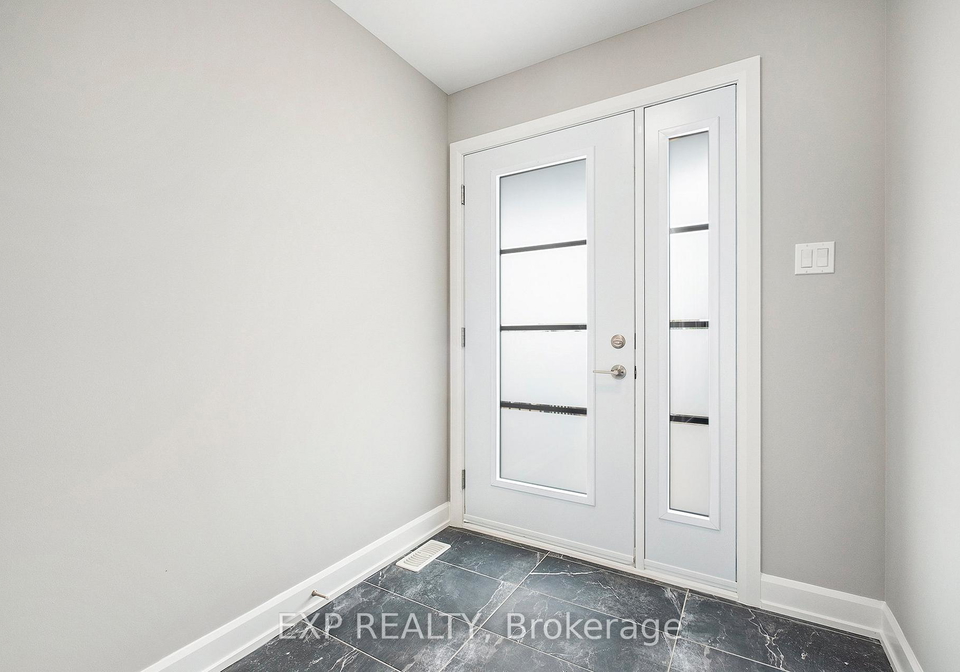 1224-montblanc-crescent-russell-ontario-x12538856
