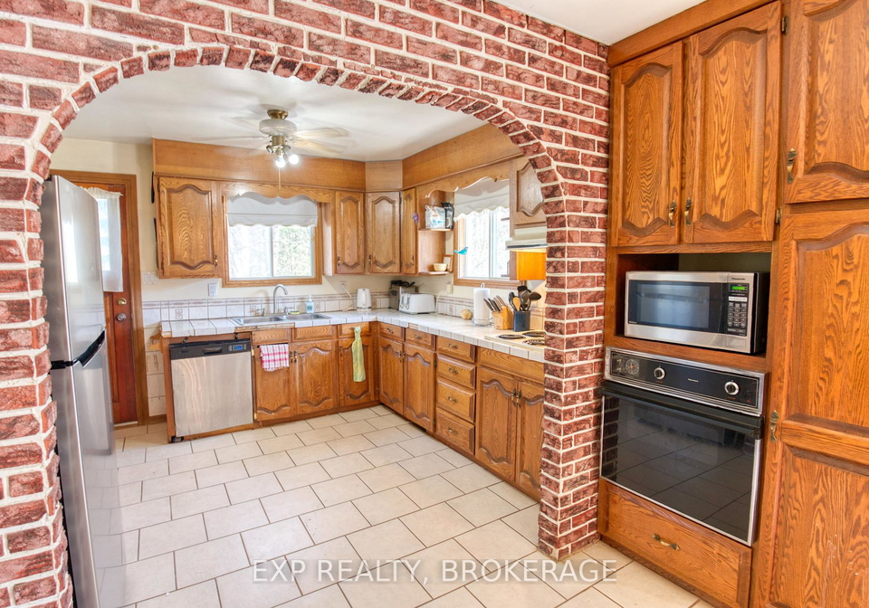 2281-upper-flinton-road-addington-highlands-ontario-x12539574