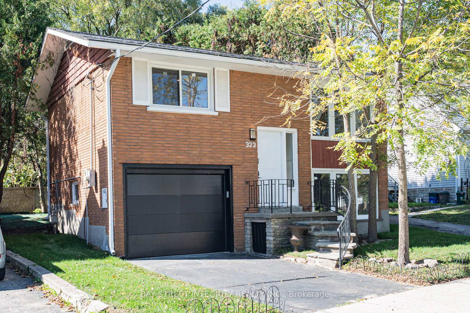 323-clifton-road-kitchener-ontario-x12540084