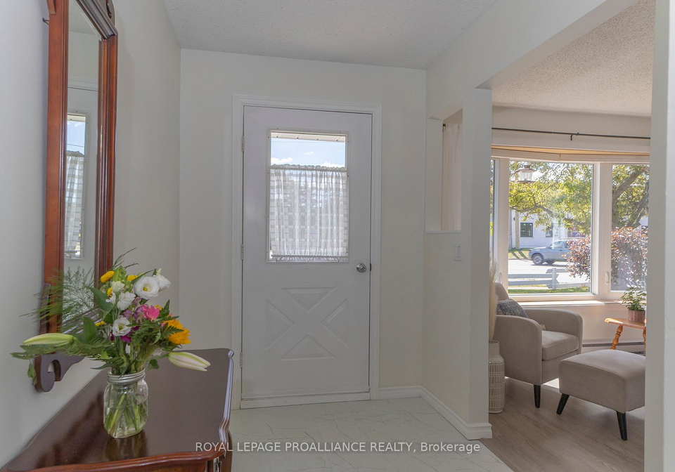 98-east-davis-street-quinte-west-ontario-x12540722