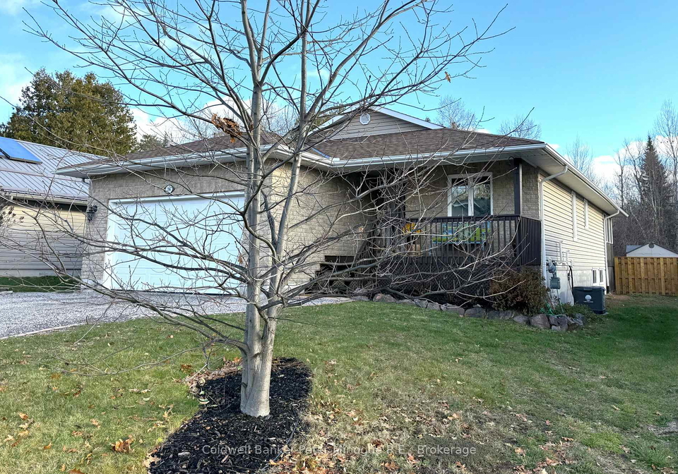 296-osprey-crescent-callander-ontario-x12541260