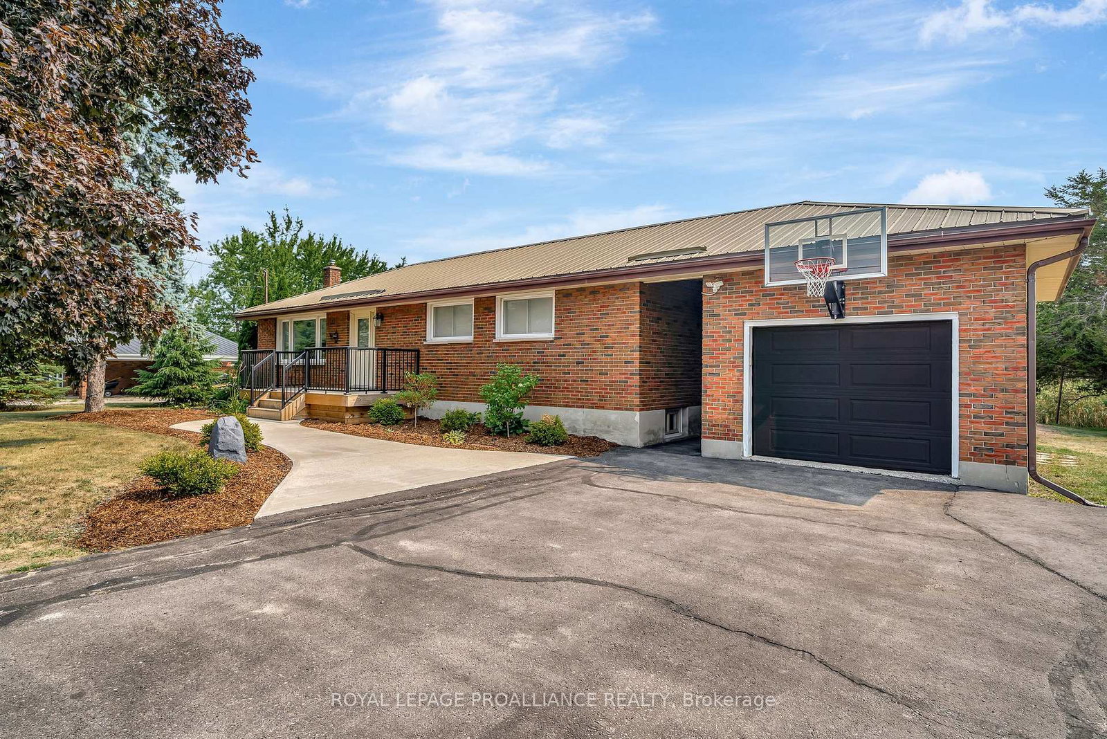 206-elmwood-drive-belleville-ontario-x12541850