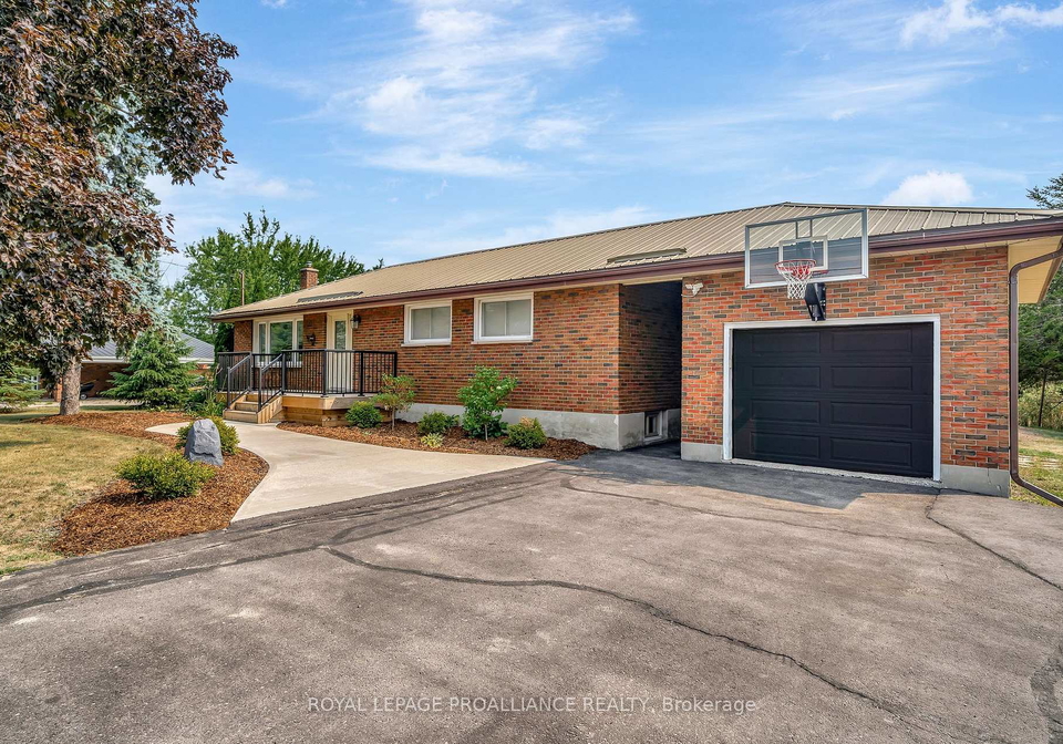 206-elmwood-drive-belleville-ontario-x12541850