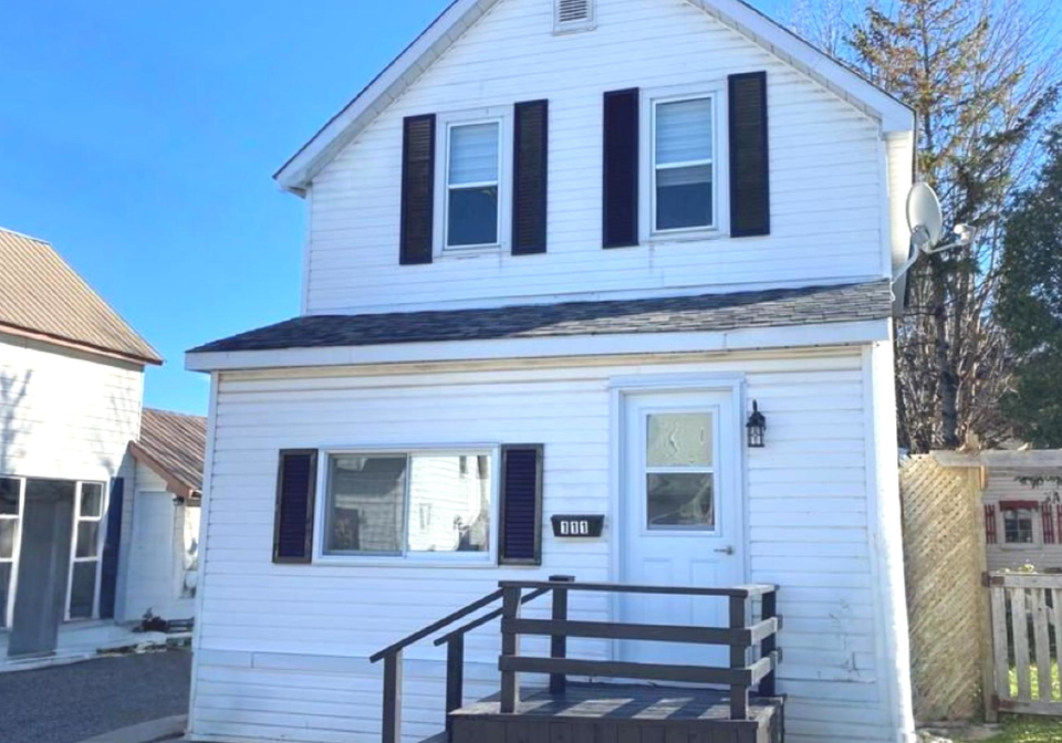 111-russell-street-n-arnprior-ontario-x12542388