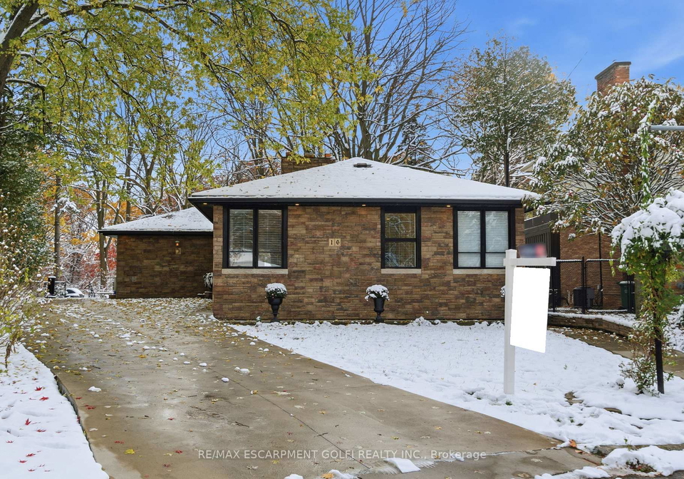 16-freeland-court-hamilton-ontario-x12542462