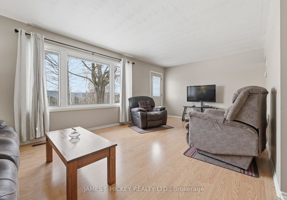 101-lance-road-laurentian-hills-ontario-x12542466