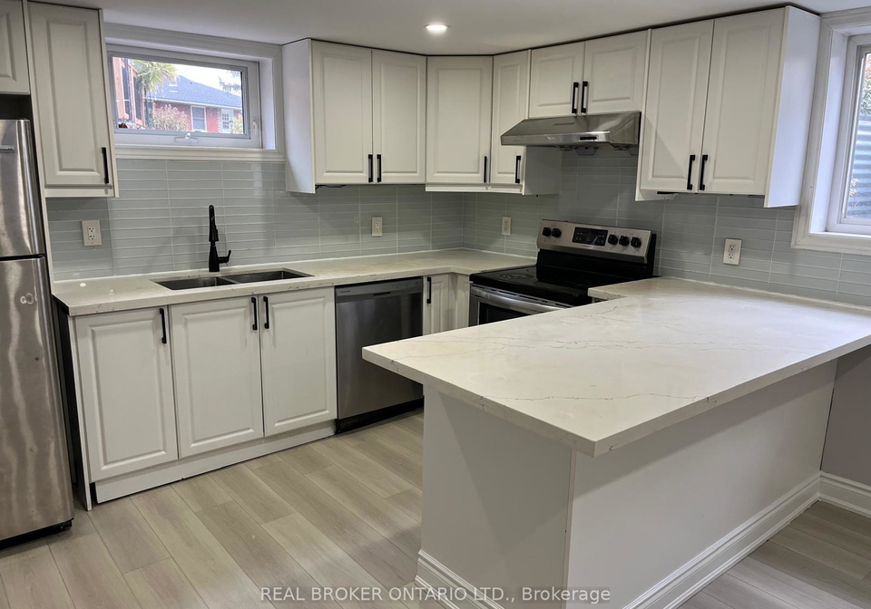 15-camille-court-hamilton-ontario-x12542650