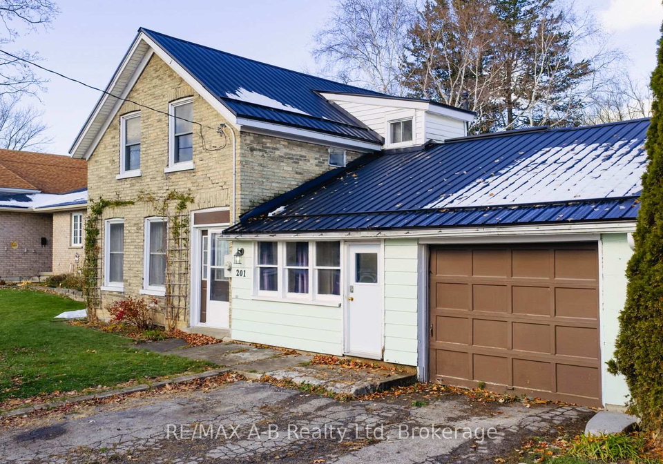 201-jones-street-w-st-marys-ontario-x12543716