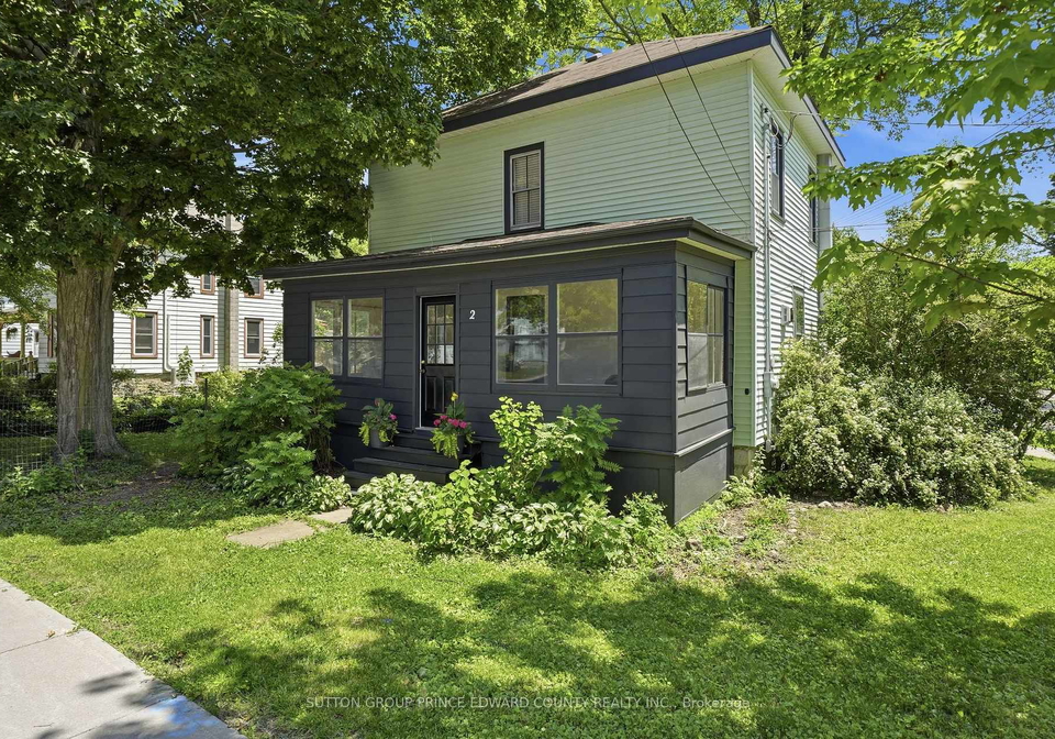 2-queen-street-e-prince-edward-county-ontario-x12543738