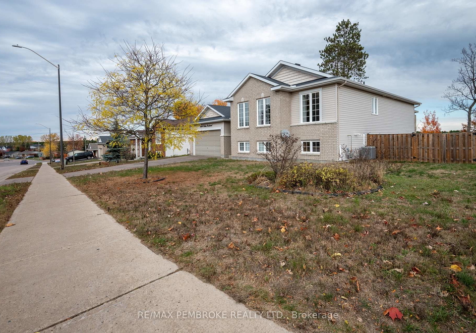 1009-butler-boulevard-petawawa-ontario-x12544338