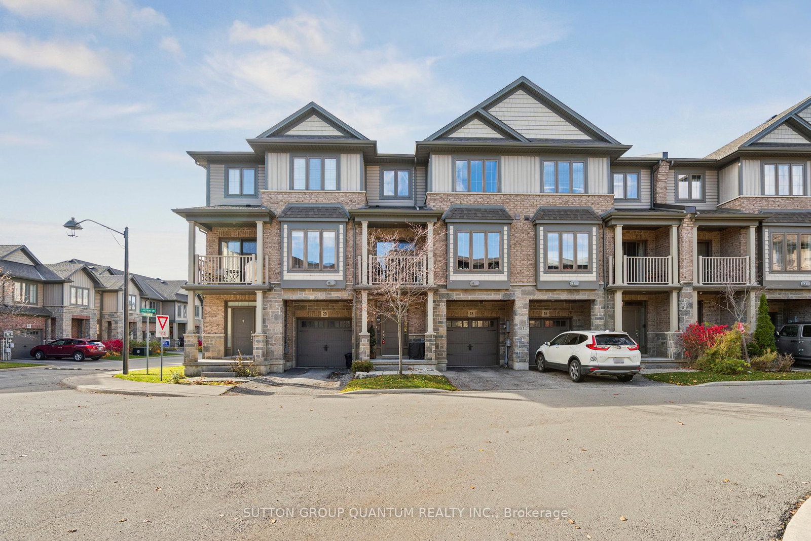 18-lakeshore-drive-hamilton-ontario-x12544404