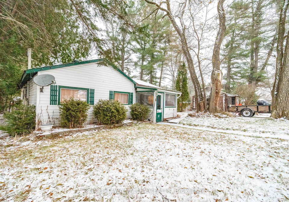 6-ottawa-street-laurentian-hills-ontario-x12544608