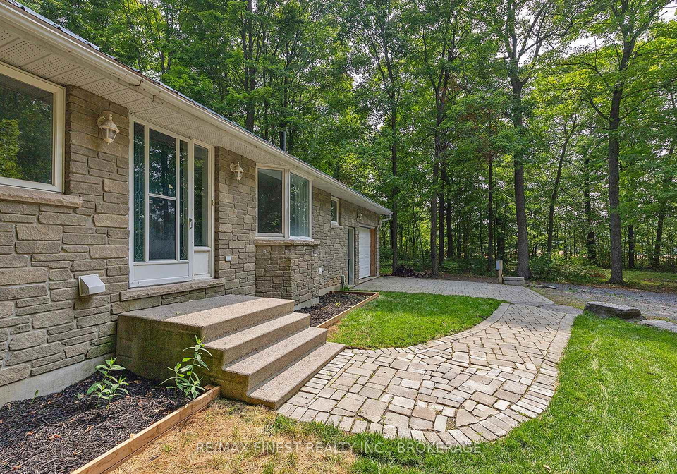 918-fry-road-prince-edward-county-ontario-x12545798