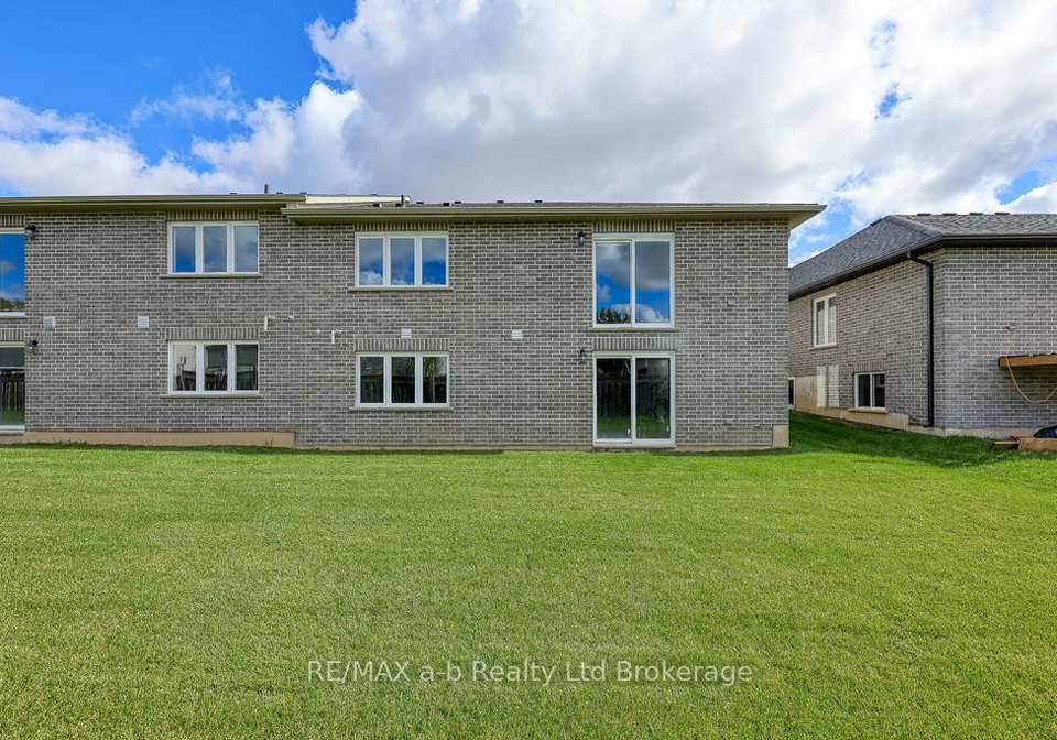 129-lossing-drive-norwich-ontario-x12546322