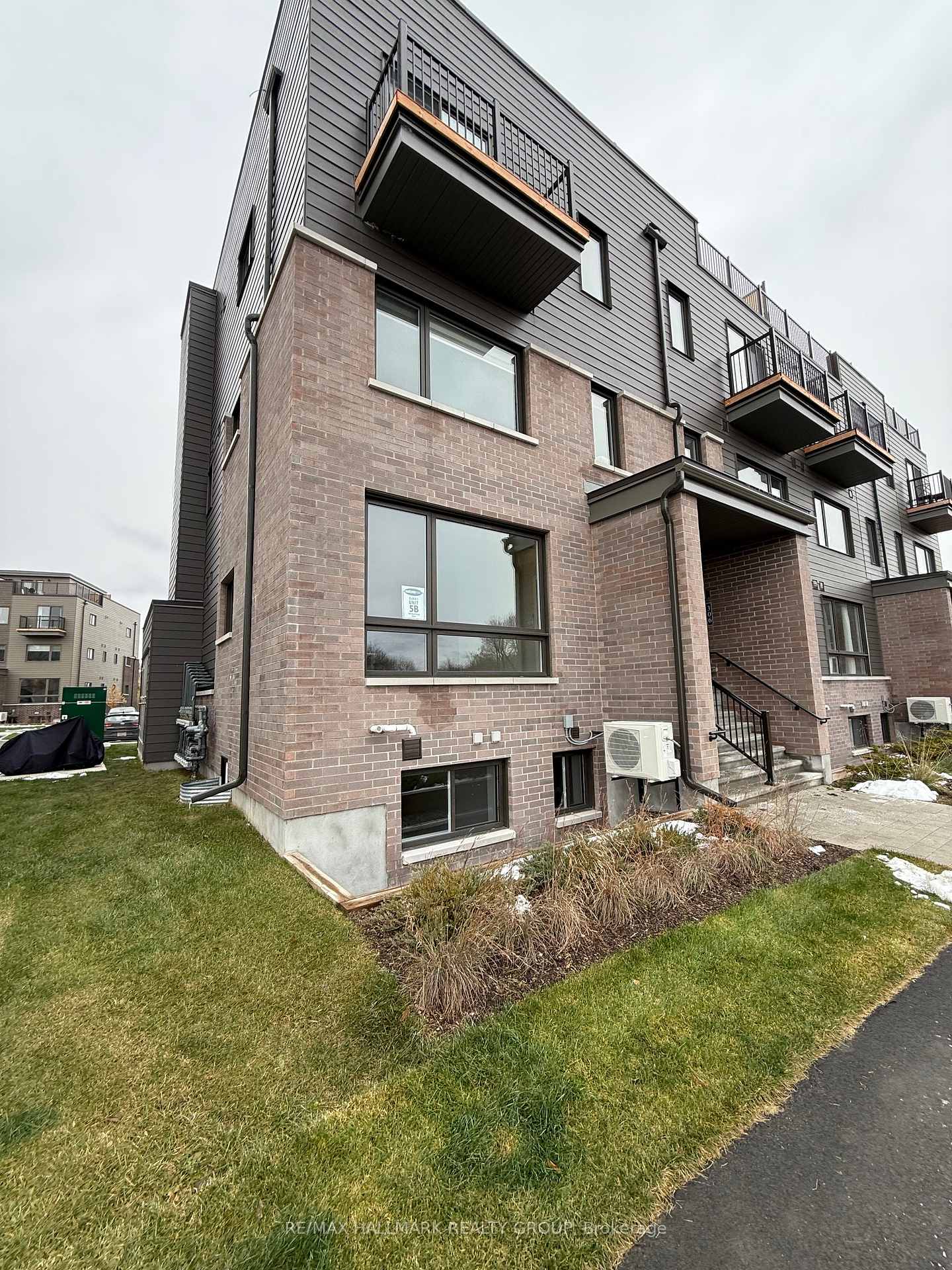 300-mishi-private-ottawa-ontario-x12546700
