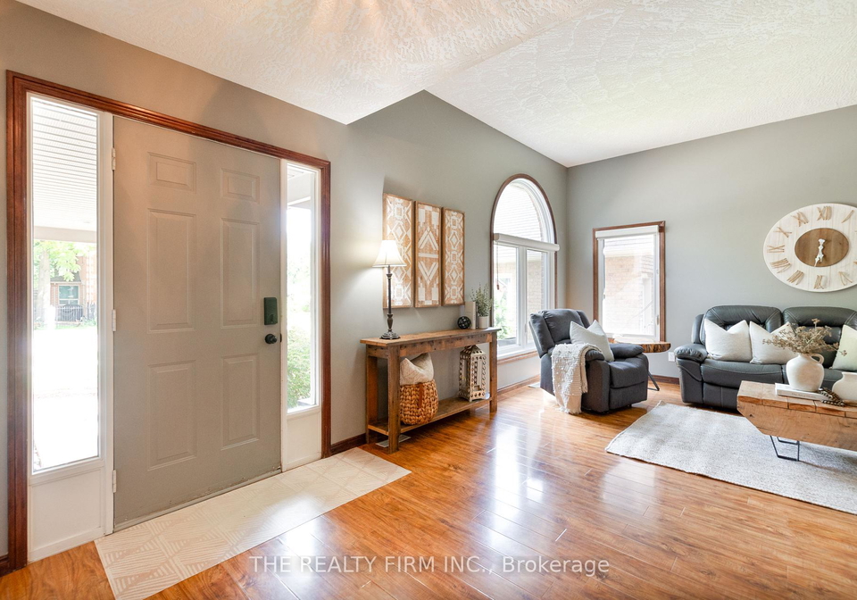 512-riverview-drive-strathroy-caradoc-ontario-x12547046