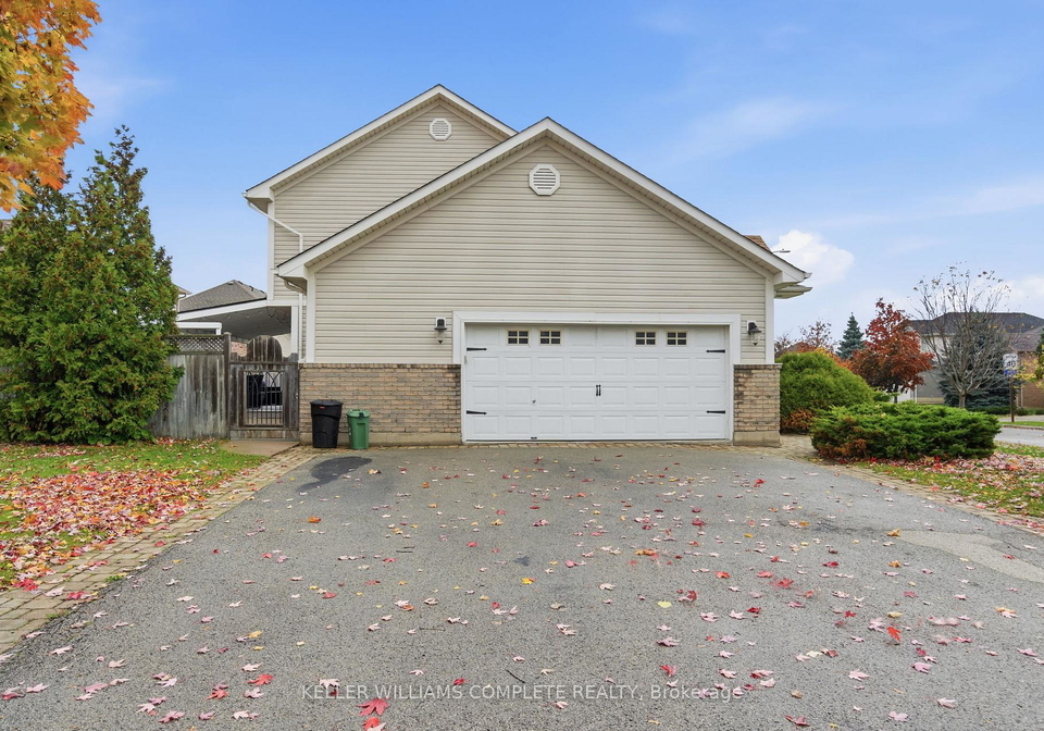 8-sidney-crescent-hamilton-ontario-x12547754