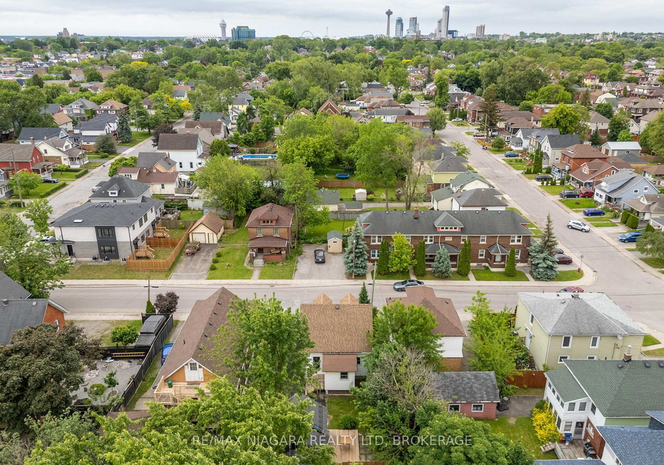 4993-maple-street-niagara-falls-ontario-x12547998