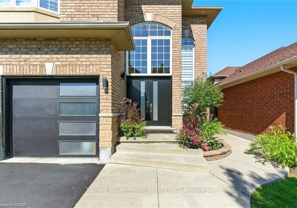 11-silverspring-crescent-hamilton-ontario-x12548286