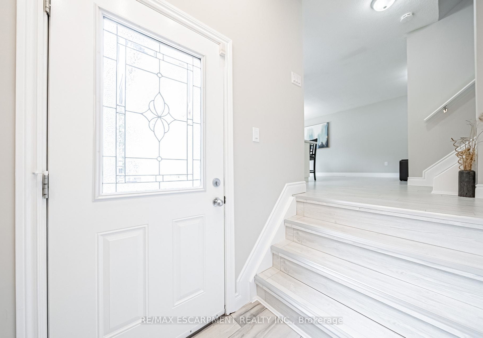 12-quinlan-court-hamilton-ontario-x12548592
