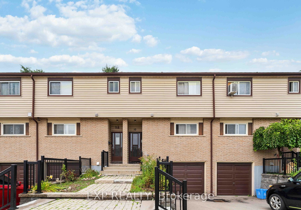10-claudette-gate-hamilton-ontario-x12548704