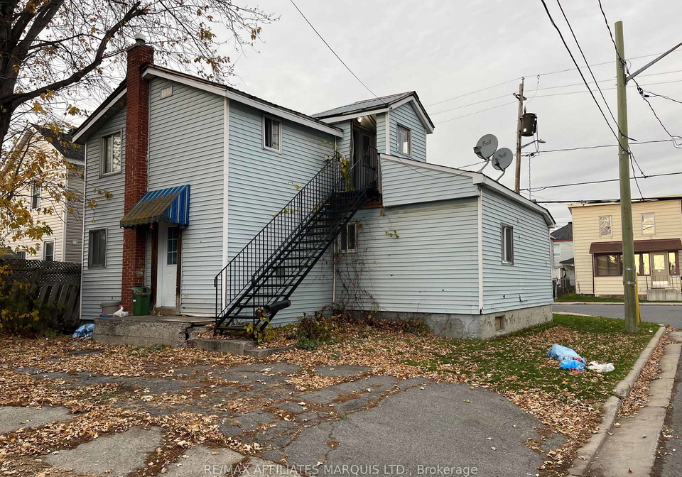 4-8-10-15-lennox-lane-w-cornwall-ontario-x12550530