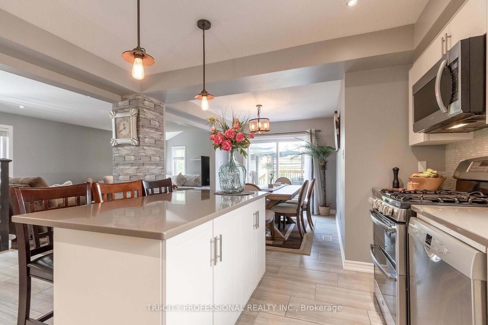 53-aberdeen-street-centre-wellington-ontario-x12551260