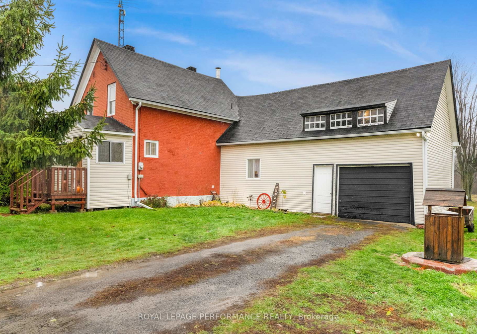 3188-county-road-14-north-stormont-ontario-x12551586