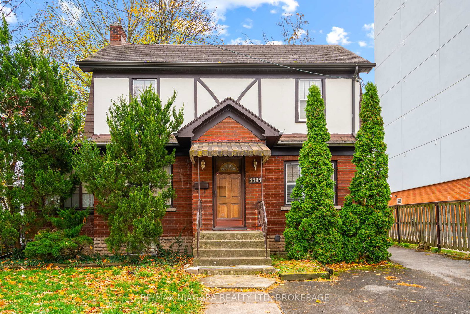 4494-huron-street-niagara-falls-ontario-x12551890