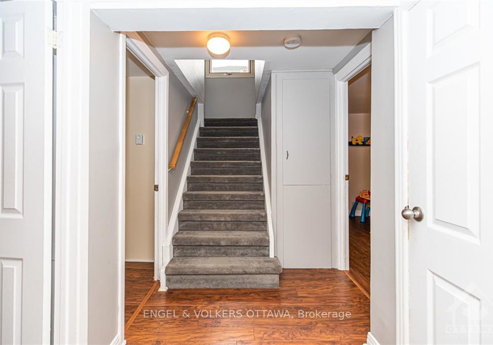 298-st-jacques-street-ottawa-ontario-x12554282
