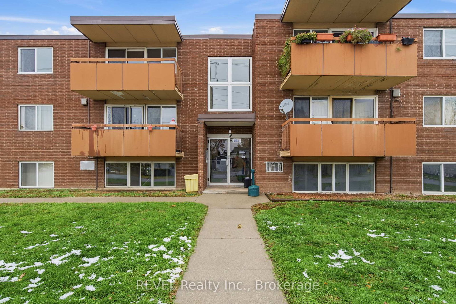 19-manchester-avenue-st-catharines-ontario-x12554502