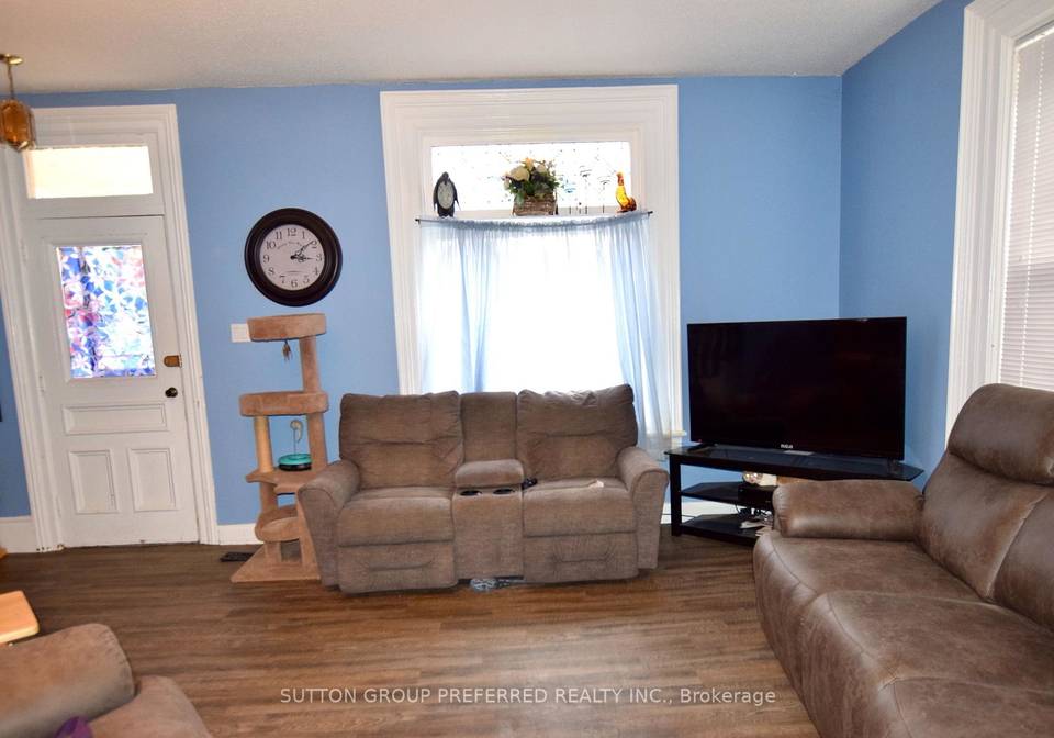 246-elizabeth-street-southwest-middlesex-ontario-x12554576