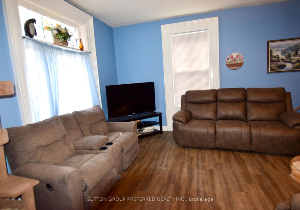 246-elizabeth-street-southwest-middlesex-ontario-x12554576
