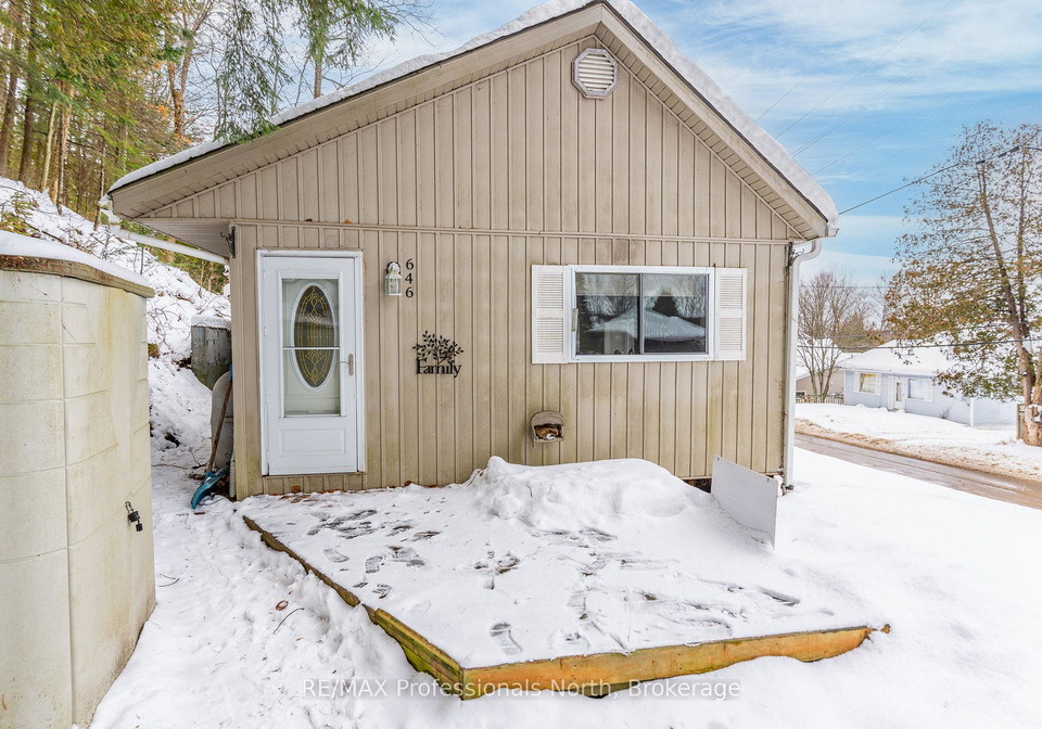 646-mountain-street-dysart-et-al-ontario-x12555136