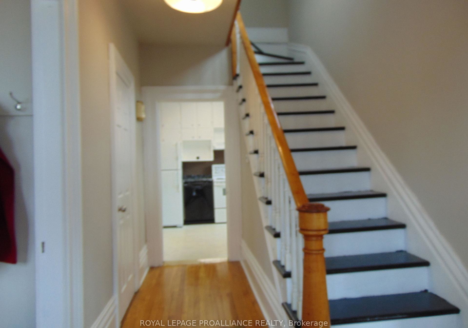 8bethune-street-brockville-ontario-x12555616
