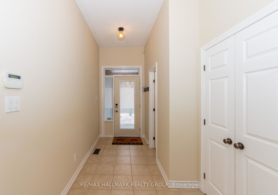 54-selhurst-avenue-ottawa-ontario-x12555830