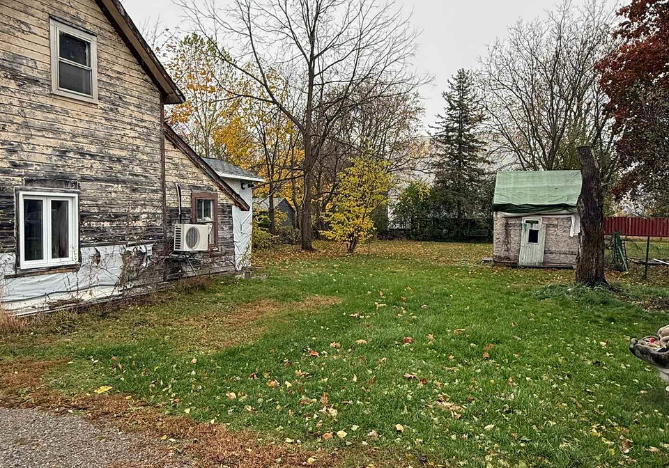 33-lorne-street-smiths-falls-ontario-x12556270