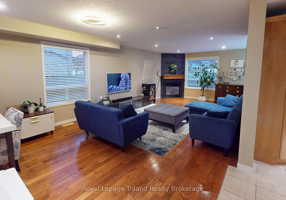 566-alberta-avenue-woodstock-ontario-x12556452