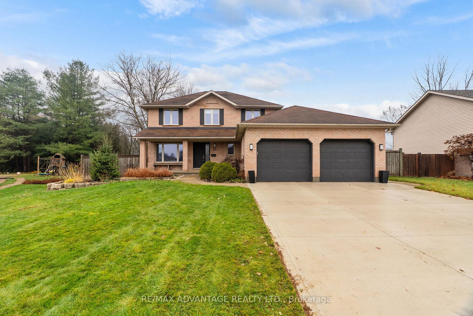 21-village-gate-crescent-thames-centre-ontario-x12556940