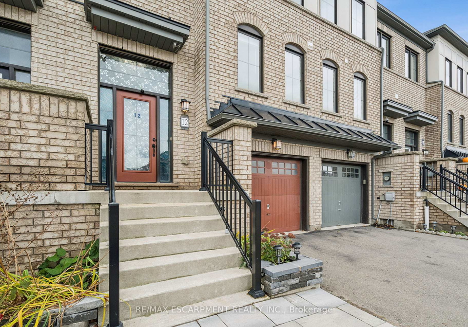 12-crafter-crescent-hamilton-ontario-x12558014