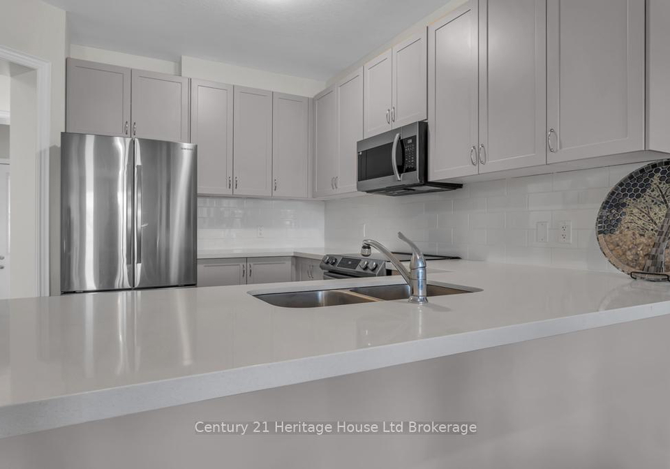 30-seaton-crescent-tillsonburg-ontario-x12558374