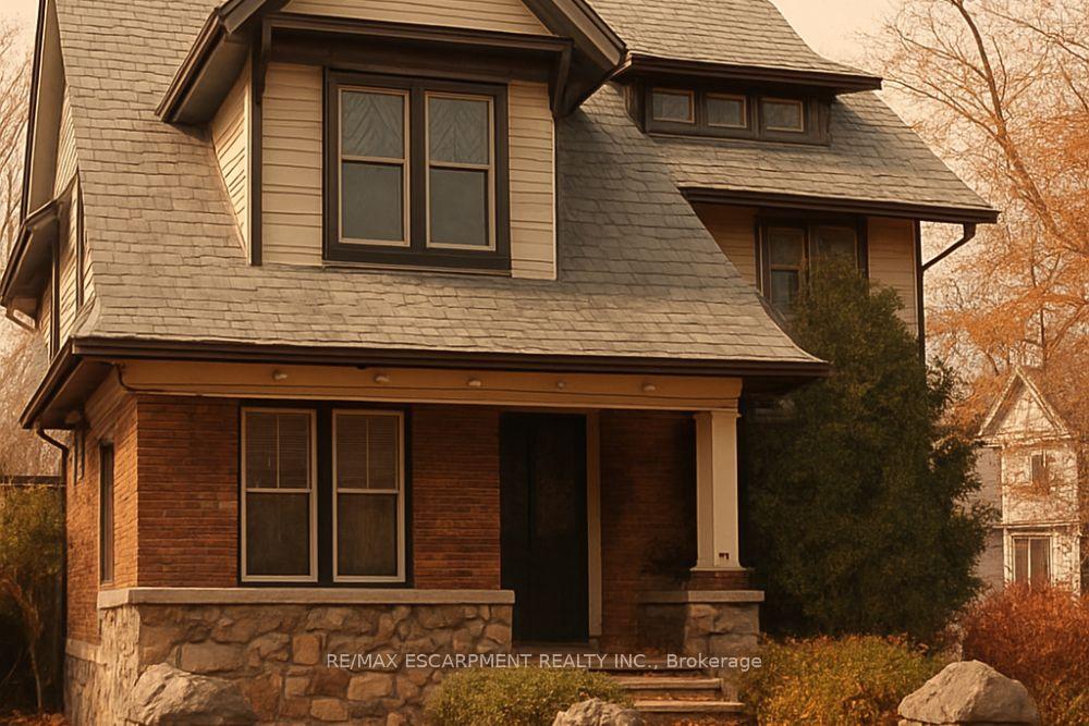 2-undermount-avenue-hamilton-ontario-x12558618