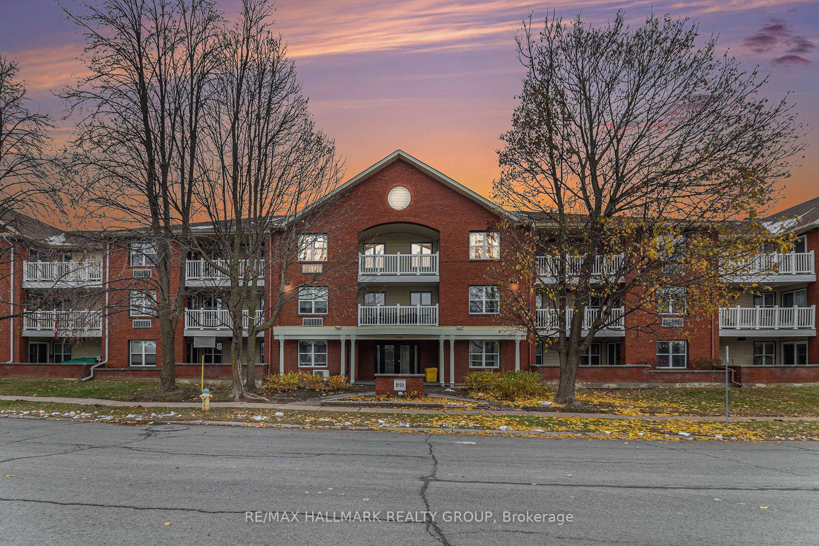 1099-cadboro-road-cyrville-carson-grove-pineview-ottawa-ontario-x12559168